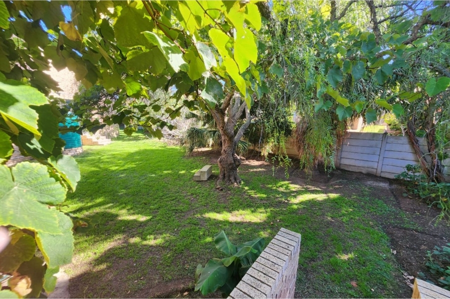 6 Bedroom Property for Sale in Wavecrest Eastern Cape